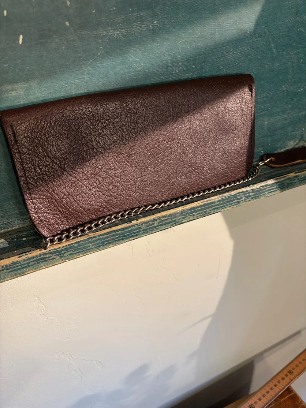 Men's Brown Leather Chain Wallet with Snap Closure
